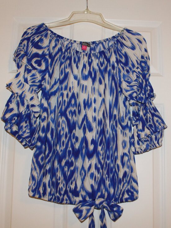 Vince Camuto Tops - Vince Camuto off the shoulder blouse ikat Royal Azur blue